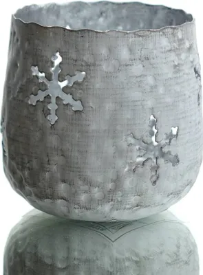 Produktbild von Weihnachtliches Windlicht Schneeflocke Silberfarben aus Metall 6,5 x 7 cm
