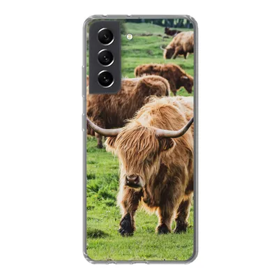 Produktbild von MuchoWow® Handyhülle Schutzhülle Hülle für Samsung Galaxy S21 FE Schottische Highlander - Tiere - Gras Silikon Softcase Handy Hülle - Mobiltelefonhülle