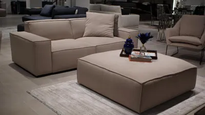 Produktbild von Wohnzimmer Möbel Luxus Komplett 2tlg Design Sofa Dreisitzer Einrichtung Hocker