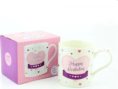 Produktbild von Lesser & Pavey Geburtstagstasse "Happy Birthday" mit Herz in einer Geschenkbox