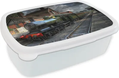 Produktbild von KitchenYeah® Lunchbox Brotzeit Brotdose 17x11 cm Eine Dampflokomotive in einem malerischen Dorf Kinder Brotzeitdose - Lunch Box - Kinder - Sandwich-Box - Schulbox - Lunch Boxen
