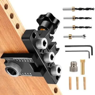Produktbild von 3-in-1 Holzbohrschablone für 8/10/15mm Holzdbel mit Positionierungsclip und verstellbarer Bohrführung