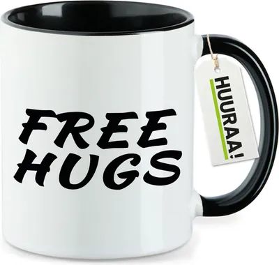 Produktbild von Huuraa Kaffeetasse Free Hugs Schriftzug 330ml Schwarz Keramik Kaffeebecher Geschenkidee