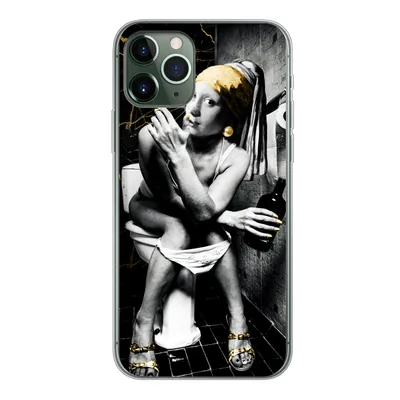 Produktbild von MuchoWow® Handyhülle Schutzhülle Hülle für iPhone 11 Pro Marmoroptik - Mädchen mit Perlenohrring - Zigaretten - Toilette - Gold - Kunst - Alte Meister Silikon Softcase Handy Hülle - Handy