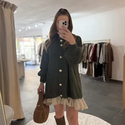 Produktbild von Damen Oversize Strickjacke mit goldene Knöpfe „Amanda“ Khaki, Onesize (XS-XL), für Frauen Langarm Grobstrickjacke, Herbst Winter Strickmantel Frau
