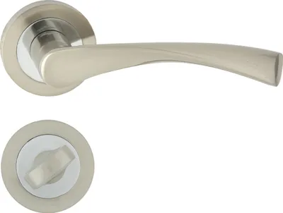 Produktbild von DOMINO Türgriff Drückergarnitur WC - Badezimmer Set | Rund-Rosette | Türbeschlag für Badezimmertüren | Set WC - Rosetten-Garnitur | Türklinke aus Aluminium | Chrom/Nickel Türdrückergarnitur | ROMANA-R  M6/M9