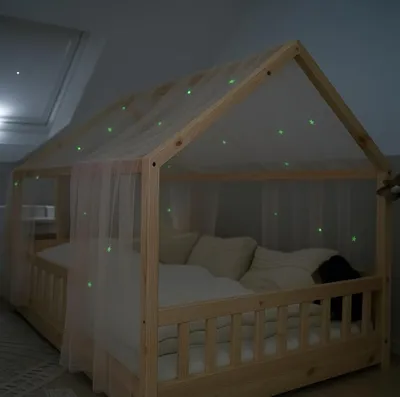 Produktbild von Betthimmel fürs Hausbett mit Leuchtsternen nachtleuchtend