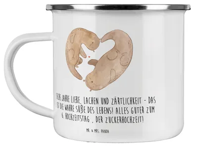 Produktbild von Mr. & Mrs. Panda Haferl 6. Hochzeitstag Zuckerhochzeit - Transparent - Geschenk, Kaffeepott, Emailletasse, Feier, Pott, Heiraten, Jubiläum, Romantik, Teetasse, Geschenke
