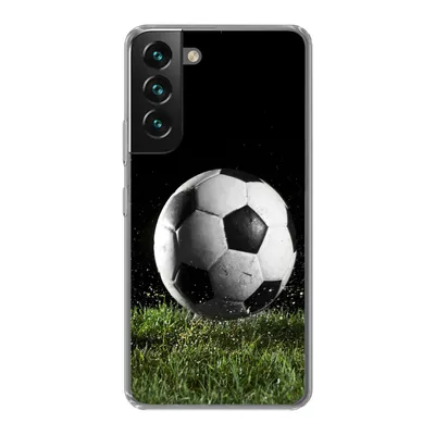 Produktbild von MuchoWow® Handyhülle Schutzhülle Hülle für Samsung Galaxy S22 Fußball auf der Wiese Silikon Softcase Handy Hülle - Mobiltelefonhülle