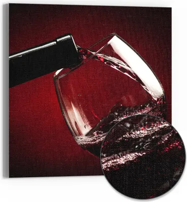 Produktbild von DEQORI Hybrid Leinwand Bild 50x50 cm 'Rotwein wird eingeschenkt' Wandbild Glas flach modern