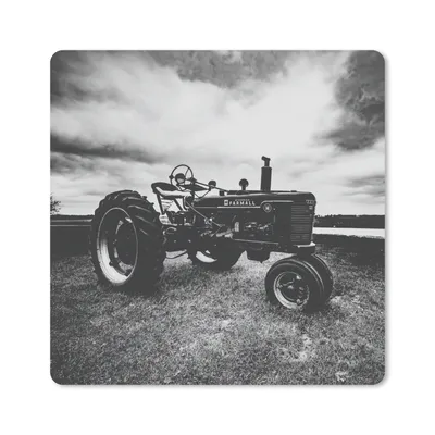Produktbild von MuchoWow® Mauspad Mousepad Traktor - Schwarz - Weiß - Bauernhof - Vintage 20x20 cm - Mousepads - Maus Mat - Pad - Mausunterlage - Desk Mat - Bureauartikeln