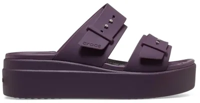 Obrázok produktu pre Dámske sandále Crocs Brooklyn Buckle s nízkym opätkom, farba Plush Plum, veľkosť 42/43 EU
