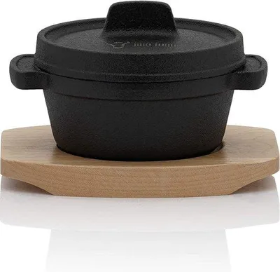 Produktbild von Famanu Mini Dutch Oven - Ø 11 cm, Gusseisen mit Holzunterlage, vorgebrannt