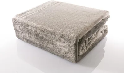 Produktbild von GÖZZE Premium Memphis Wohndecke daunenweiche federleichte Mikrofaser-Kuscheldecke mit samtigem Hautgefühl Silber 150 x 200 cm