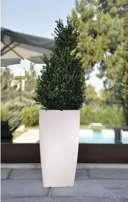 Produktbild von Pflanzvase FloraSelf Kunststoff matt 31 x 31 x 57 cm weiß inkl. Wasserstandsanzeiger und Erdbewässerungsystem
