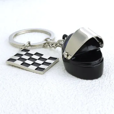 Produktbild von INF Schlüsselanhänger mit Zielflaggenhelm Silber