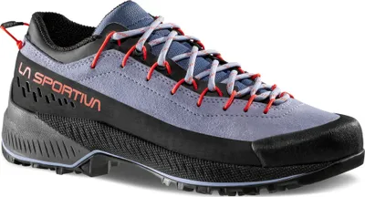 TX4 Evo Woman Approach Schuh von La Sportiva in Grau und Schwarz mit roten Akzenten; für Damen geeignet.