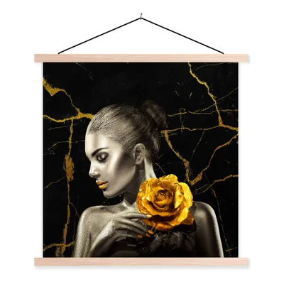 Produktbild von MuchoWow® Textilposter Frauen - Rosen - Gold - Marmor 60x60 cm mit holzfarbenen Rahmen - Wanddekoration
