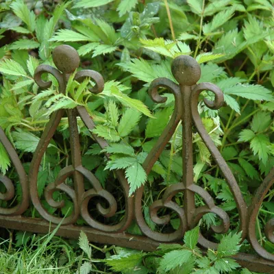 Produktbild von Charmanter Beetzaun, Beetbegrenzer Sommergrün aus Gusseisen, 37 cm l