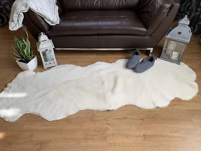 Produktbild von Sheepmania Doppel Schaffell Echt Geschoren - Natürlich Gegerbtes Lammfell Echt - Kurzes Dichtes Schaffell Echt - Teppich Decke Kamin Lammfelldecke Kinderwagen - Weiß