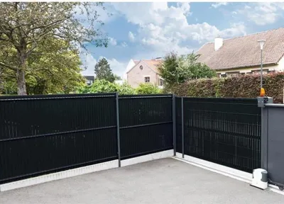 Zdjęcie produktu dla Zestaw listew do sztywnych, nieprzezroczystych paneli ogrodzeniowych 4/5 - 1,225 x 2,50 m - Czarny