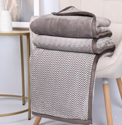 Produktbild von Betz Luxus Kuscheldecke MONTE CARLO 150x200 cm Wohndecke XXL Farbe: beige