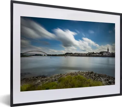 Produktbild von MuchoWow® MuchoWow® Gerahmtes Poster Skyline - Nijmegen - Blau 40x30 cm - Poster mit zchwarzem Bilderrahmen - Bilderrahmen - Poster im Rahmen
