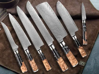 Produktbild von 7-Teiliges Damast Messer Set. Kochmesser - extra scharfe Profimesser mit unikatem Farbholzgriff