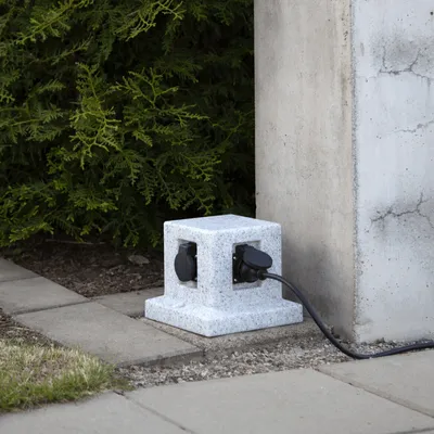 Gartensteckdose 'Plugge' - Granitoptik - für 4 Stecker - 2 m Zuleitung
