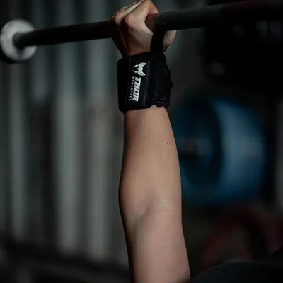 60cm Schwarze Handgelenkbandage für Fitness - Powerlifting Bodybuilding - Kreuzheben - Gewichtheben mit Handgelenkbandagen