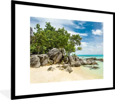 Produktbild von MuchoWow® Gerahmtes Poster Strand - Steine - Meer - Sommer 80x60 cm - Poster mit Schwarzem Bilderrahmen Wandposter Rahmen Foto Bilder - Schlafzimmer-Dekorationen - Fotoposter