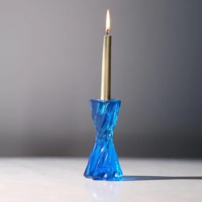 Image de Décoration artisanale en ciment ou en résine, pièce unique.