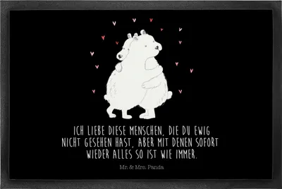 Produktbild von Mr. & Mrs. Panda Schmutzfangmatte Eisbär Umarmen 40 x 60 cm - Schwarz - Geschenk, fußmatte, Fussmatte, Schmutzmatte, Lustige Sprüche, Fußabstreifer, Fußabtreter