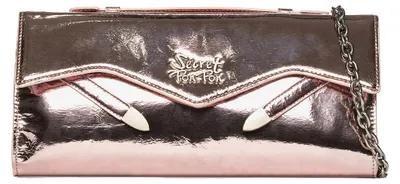 Imagen del producto de Bolso pequeño "Secret Pon Pon" de color dorado, con cierre magnético y correa de hombro ajustable