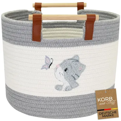 Produktbild von HMF Aufbewahrungskorb mit Holzgriffen, Korb für Kinderzimmer aus Baumwolle, Katze, 30 x 30 x 24 cm, KI-generiertes Bild