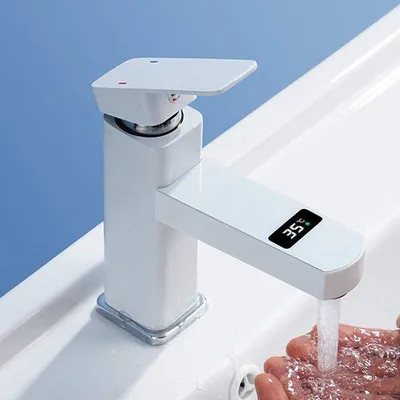 Produktbild von Famanu Mischbatterie mit digitaler Temperaturanzeige - Modern und innovativ - Für Waschbecken, Bad, Küche, WC - Keramik