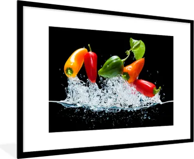 Produktbild von MuchoWow® MuchoWow® Gerahmtes Poster Paprika - Schwarz - Gemüse - Wasser - Blatt 90x60 cm - Poster mit zchwarzem Bilderrahmen - Wanddekoration - Fotos