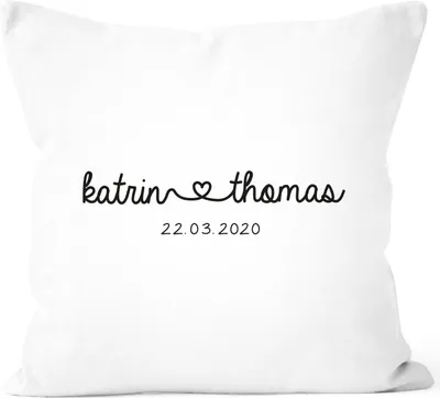Produktbild von Kissen-Bezug personalisiert Geschenk Partner Namen und Datum anpassbar Hochzeitstag Hochzeitsgeschenk Liebe Liebesgeschenk Dekokissen SpecialMe® weiß unisize