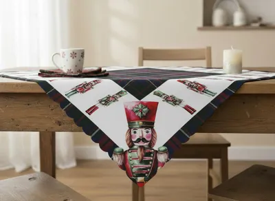 Obrázek produktu pro Vánoční ubrus na stůl LOUSKÁČEK 79x79 cm Mybesthome