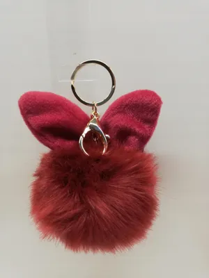 Image de Porte-Clés Pompon De Fourrure Oreilles De Lapin Bordeaux Pour Voiture