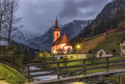 Produktbild von hansepuzzle 63366 - Kapelle Puzzle, 2000 Teile, Natur, 90,0 x 60,0cm mit hochwertiger Aufbewahrung, Kartonbox und wiederverschließbarem Beutel