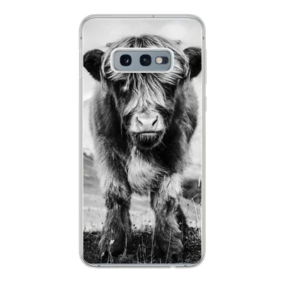 Produktbild von MuchoWow® Handyhülle Schutzhülle Hülle für Samsung Galaxy S10e Schottischer Highlander - Berg - Schwarz - Weiß Silikon Softcase Handy Hülle - Handy