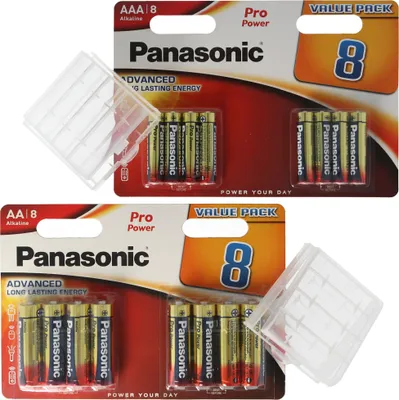 Produktbild von "ALL YOU NEED"-Paket mit 8x Panasonic AA Batterien, 8x Panasonic AAA Batterien und 2x Aufbewahrungsboxen
