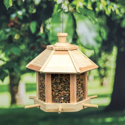 Produktbild von Vogelfutterhaus aus Zedernholz zum Hängen Futterstation Panorama Futterspender