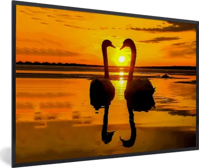 Produktbild von MuchoWow® Gerahmtes Poster Schwäne - Sonnenuntergang - Vogel - Orange - Wasser 30x20 cm - Poster mit Schwarzem Bilderrahmen Wandposter Rahmen Foto Bilder - Kunstdruck - Bild-Poster