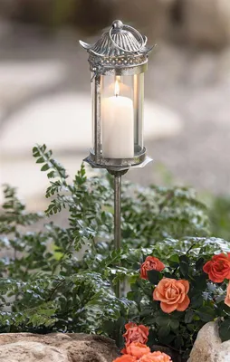 Produktbild von Stablaterne "Fleur" aus Metall, silber, im Antik Look, Outdoor Garten Laterne, Gartenstecker, Kerzenhalter