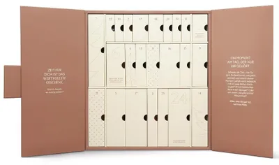 Zdjęcie produktu dla Beauty Kalendarz Adwentowy dla Kobiet 2026 Junglück Premium 24 Okienka Kosmetyki Niespodzianka Prezent dla Niej Kalendarz Świąteczny Odliczanie Świąt