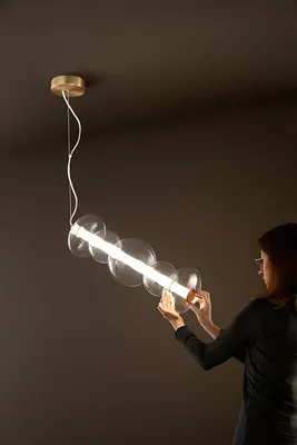 Produktbild von 5-flammige LED-Pendelleuchte aus Klarglas, Gestell aus brüniertem Messing, 38 W, 3040 lm, modernes Design, 78 cm - Perenz