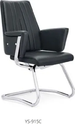 Productafbeelding van Kunstleren stoel in zwart, modern design, met een elegante en comfortabele zithouding