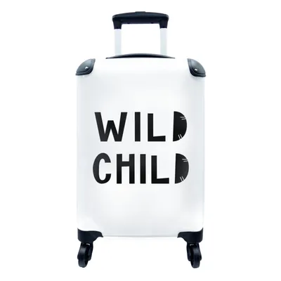 Produktbild von MuchoWow® Koffer Handgepäck Trolley Rollkoffer Kleine Reisekoffer mit 4 Rollen - Kinderillustration mit dem Zitat "Wildes Kind" auf weißem Hintergrund - Cabin Size < 55x40x23 cm & 55x40x20 cm - Kinderkoffer - Kabinenkoffer - Boardgepäck - Reise-Box - Reisekoffer - Reisegepäck - Koffer mit Bild - Trolley für Kinder